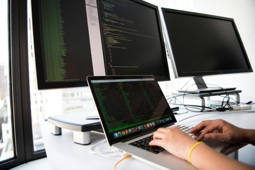 La Revolución de la Computación en Nube: ¿Cómo la IA y la Automatización Están Reconfigurando el Futuro?